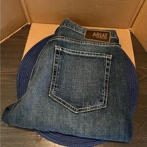 Ariat M5 Straight Stretch Madera Stackable Straight Leg Jean - USED 33x32